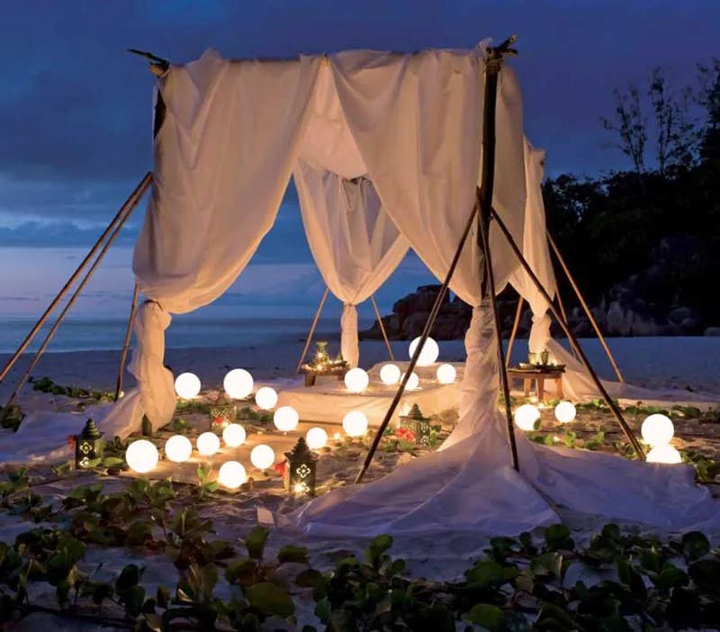 Sphère Lumineuse LED Flottante - Ambiance Jardin